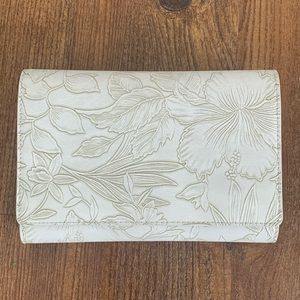 Brand new Save the Girls RFID touch screen purse